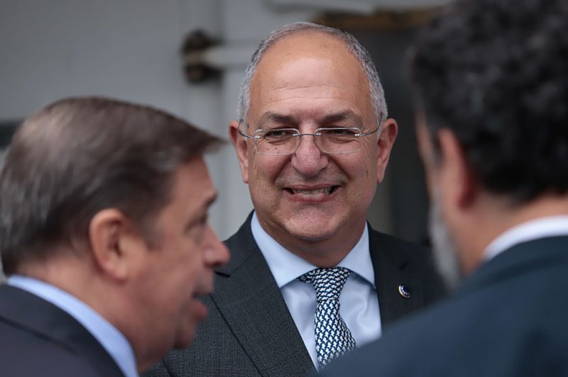 Commission pushes Mediterranean fishing cuts as tense talks loom