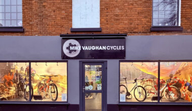 Local artist helps bring Kenilworth shopfront to life | Local News | News | Kenilworth Nub News