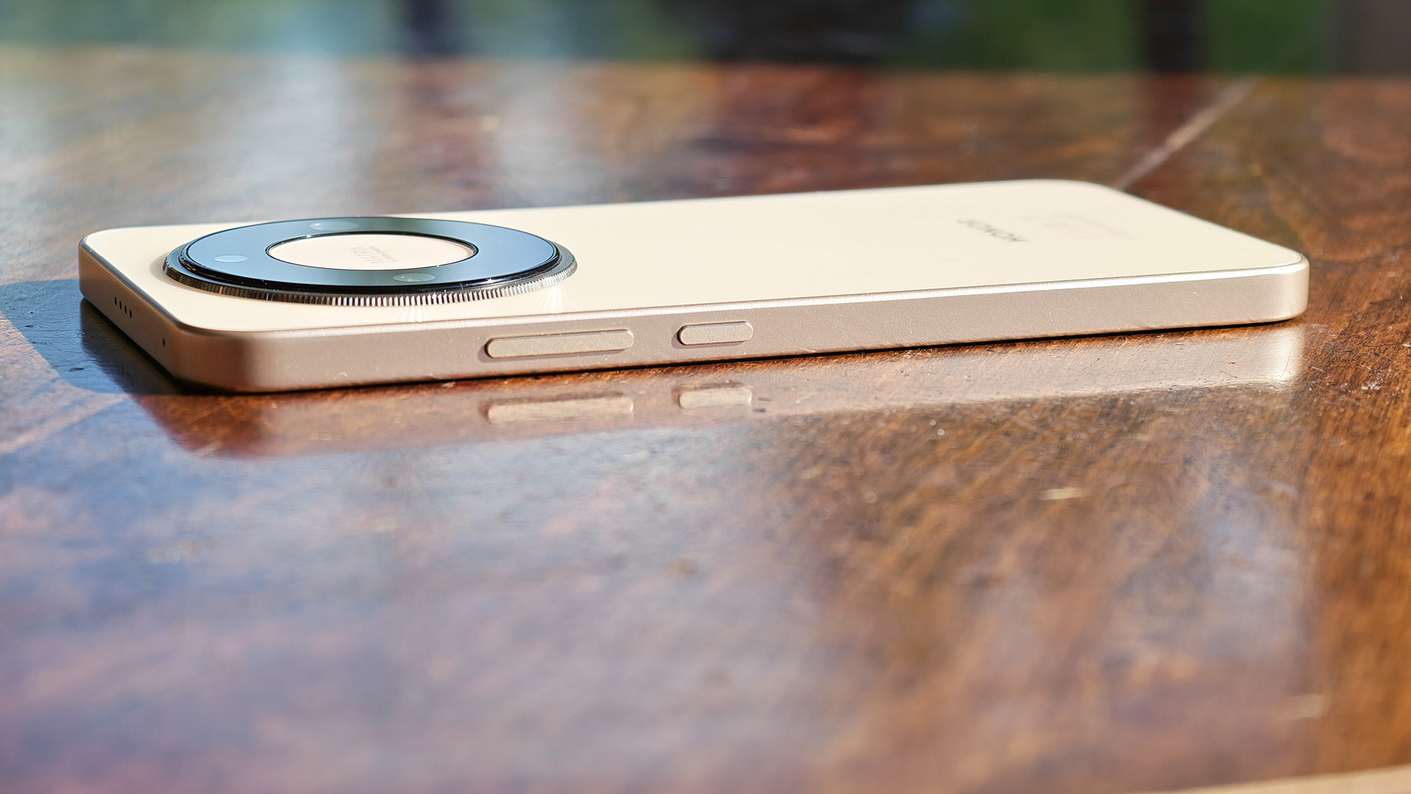 The sides of the Honor Magic 8 Lite, including buttons and ports