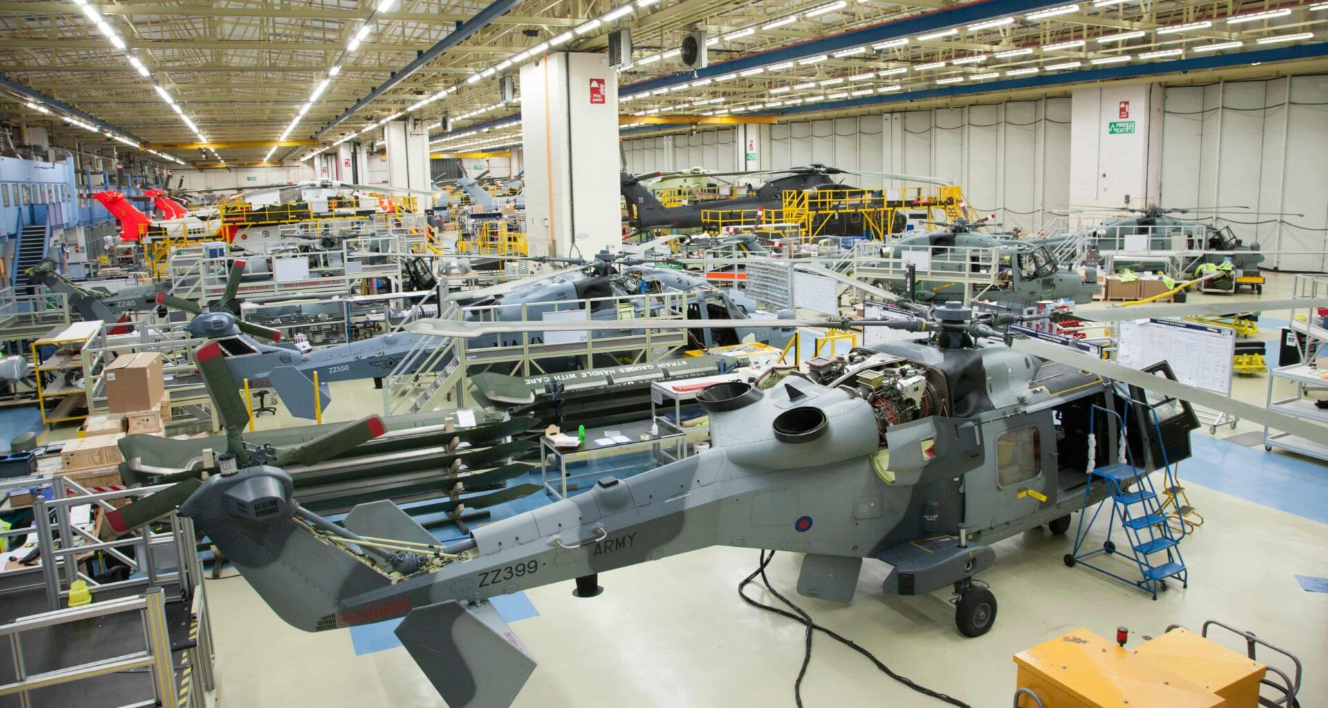 Leonardo Aircraft Plant in the UK Faces Threat as Contract Delays Mount