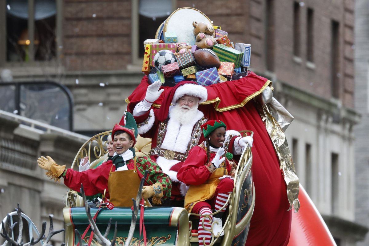 Poll: Americans feeling pinch of holiday spending as prices rise