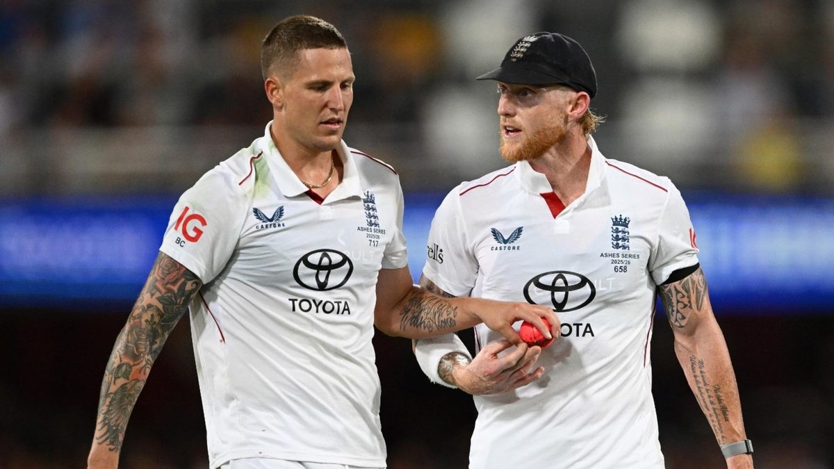 Ben Stokes speak to Brydon Carse during the second day of the Brisbane Ashes Test
