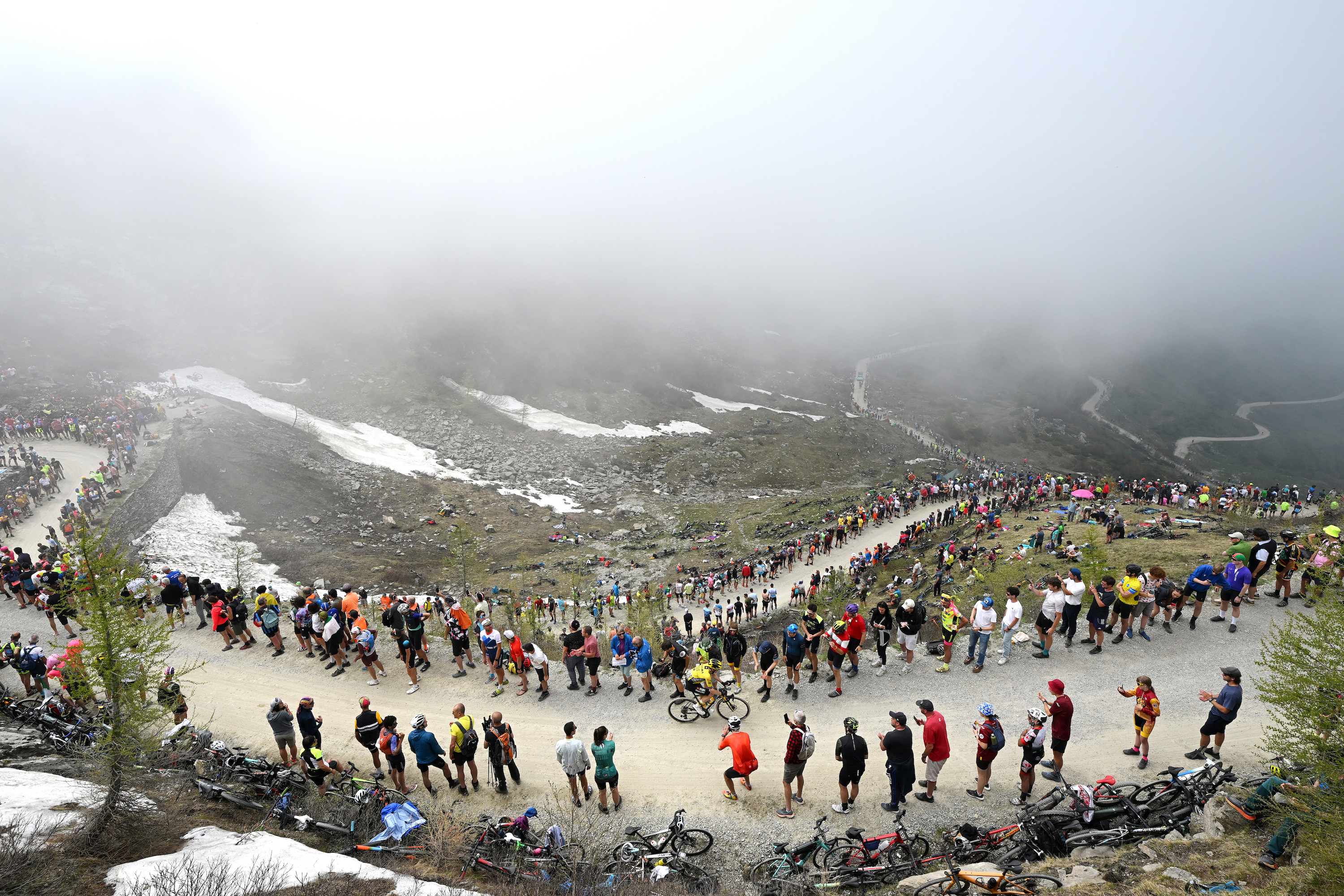 Simon Yates on the Colle dell Finestre