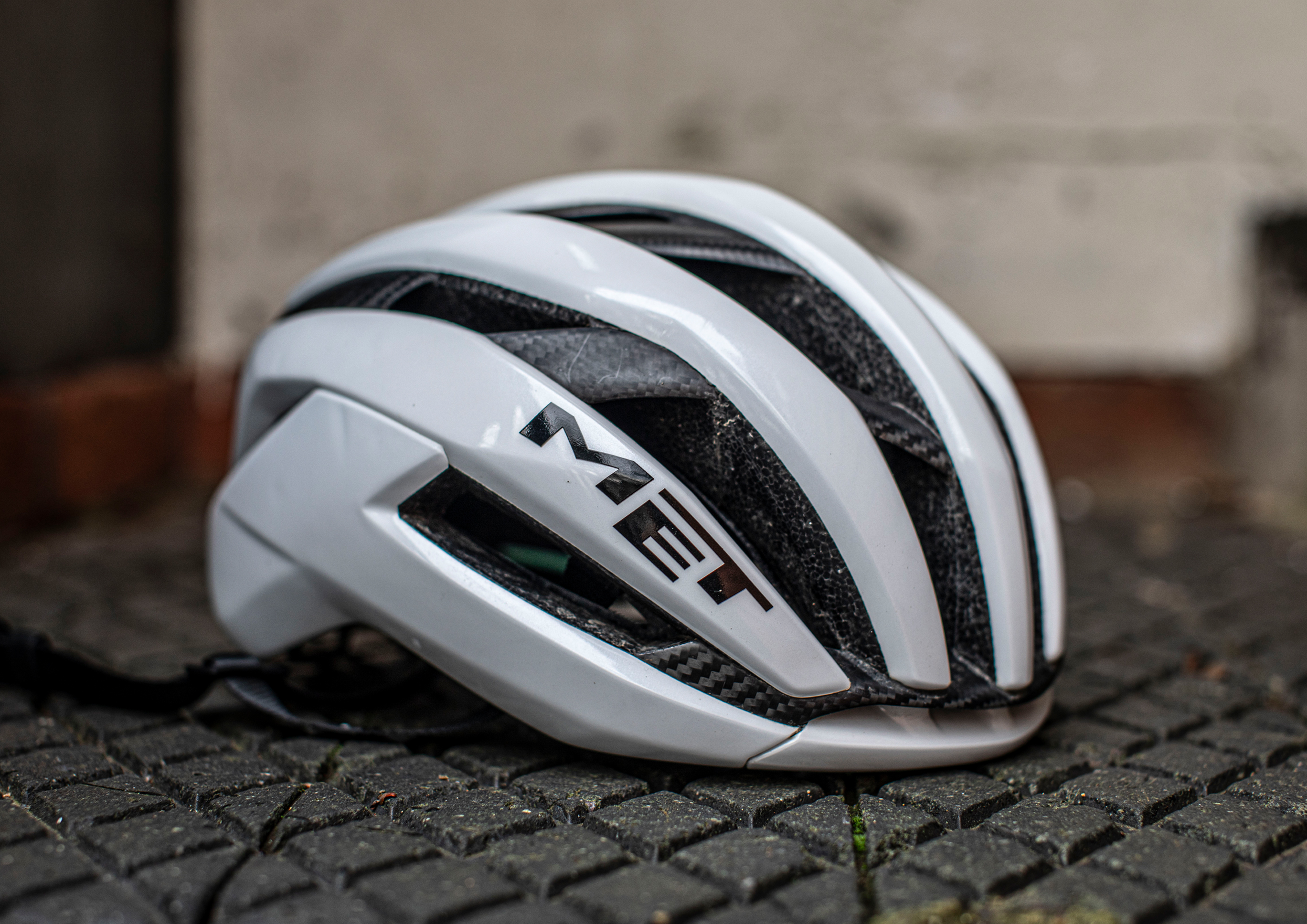 Met Trenta 3K Carbon helmet