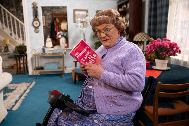 TX DATE:29-08-2025,TX WEEK:33,EMBARGOED UNTIL:22-07-2025 00:00:01,DESCRIPTION:Agnes gets a mobility scooter and enjoys an erotic novel,COPYRIGHT:BBC Studios / BOC,CREDIT LINE:Graeme Hunter / BBC Studios / BOC