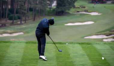 Should golfers be punished for not cancelling tee times?