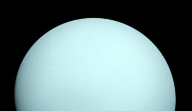 Voyager 2 May Have Caught Uranus At a Bad Time, Solving a 40-Year Mystery : ScienceAlert
