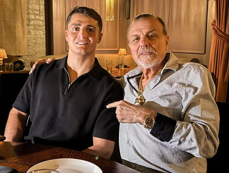 Vito Mielnicki Jr. signs the legendary Sampson Lewkowicz