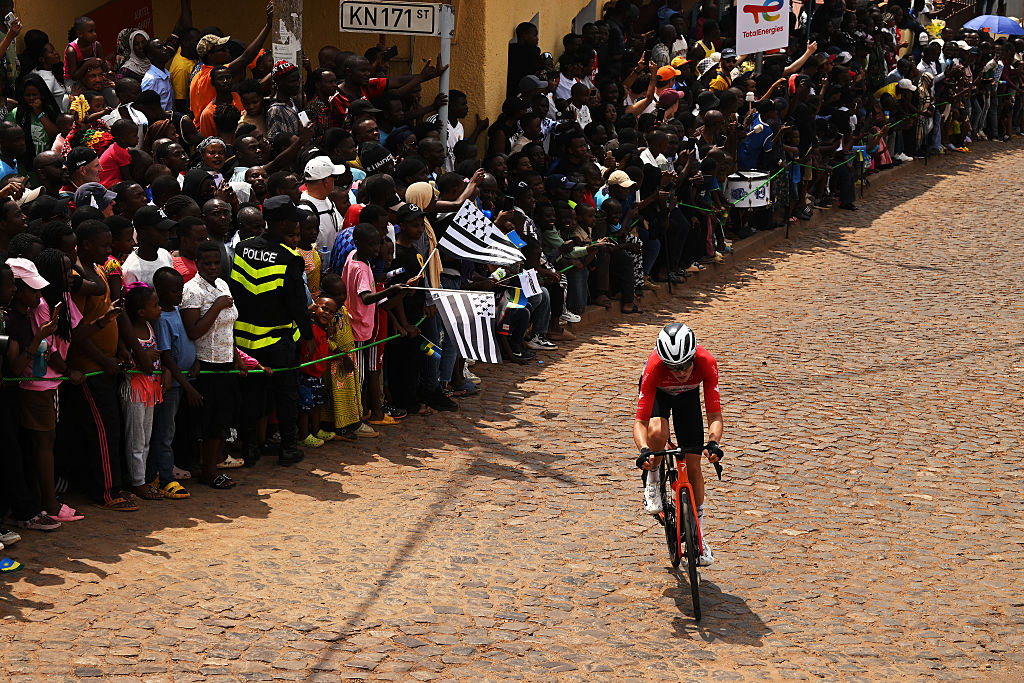 KIGALI, RWANDA - SEPTEMBER 28: Michael Leonard and Team Canada competes during the 98th UCI Cycling World Championships Kigali 2025, Men Elite Road Race a 267.5km race from Kigali to Kigali on September 28, 2025 in Kigali, Rwanda. (Photo by Dario Belingheri/Getty Images)