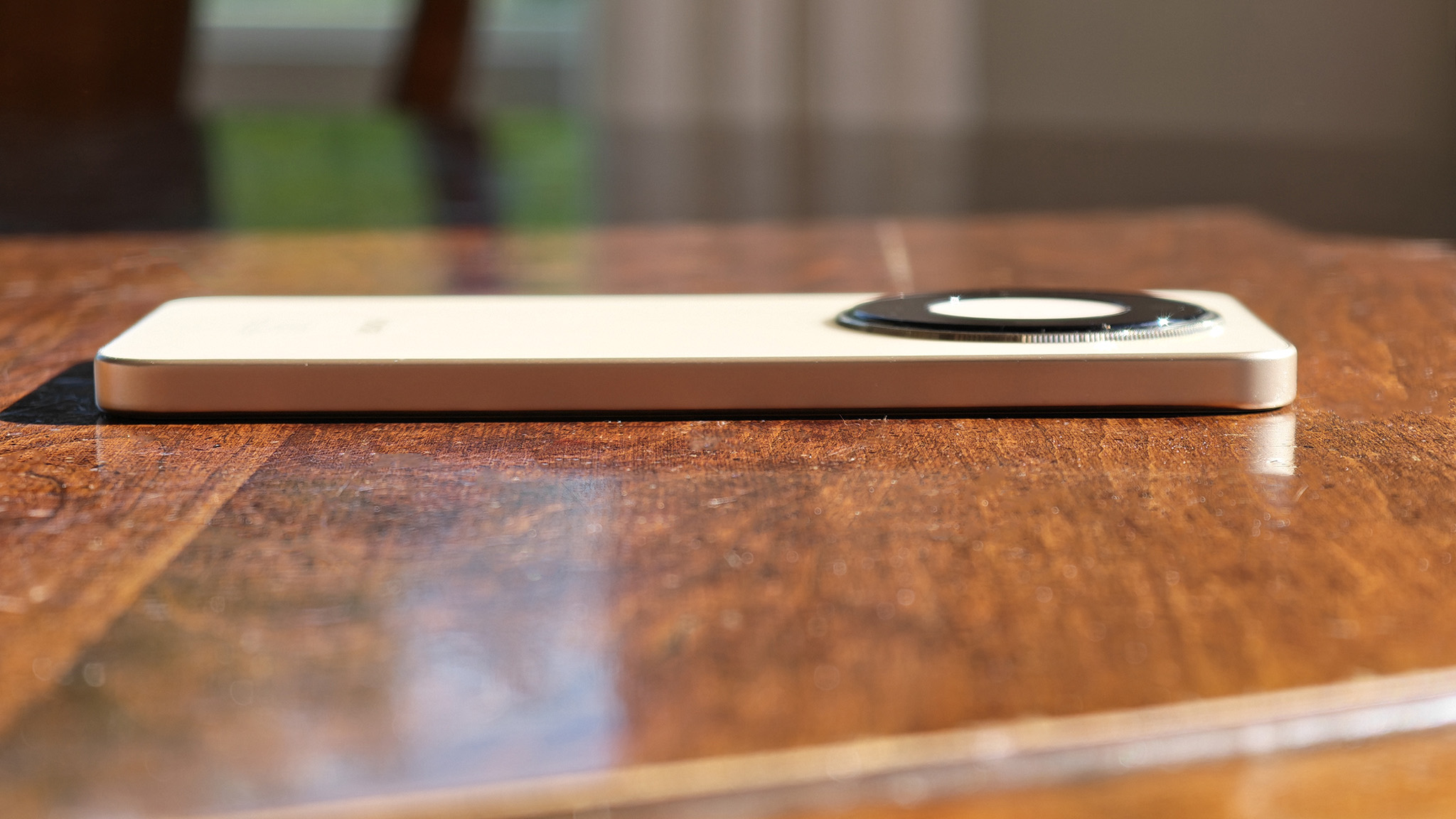 The sides of the Honor Magic 8 Lite, including buttons and ports