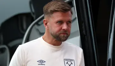 Niclas Fullkrug gets off the coach ahead of a West Ham United game