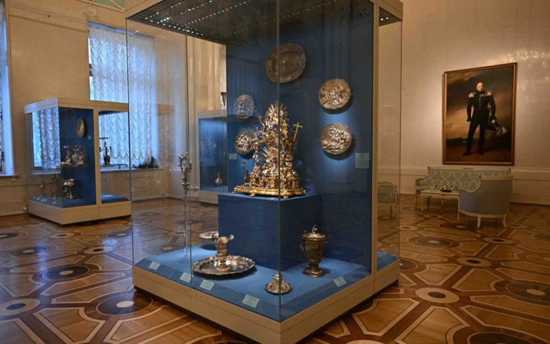 Kassym-Jomart Tokayev and CIS leaders tour State Hermitage in St. Petersburg 