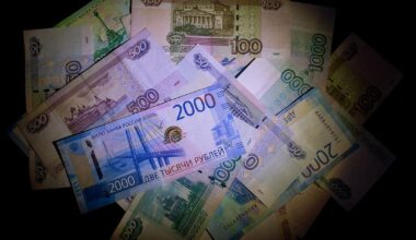 Ruble’s World-Beating Rally Poses New Risk For Russian Economy