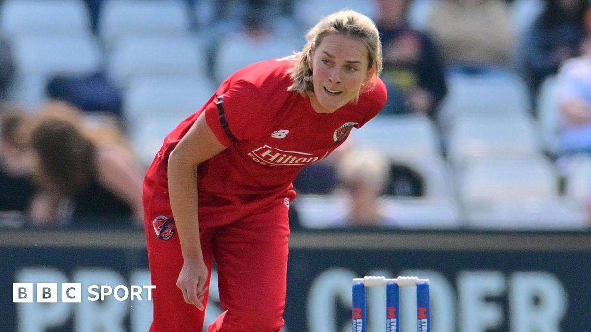 Phoebe Graham bowling for Lancashire