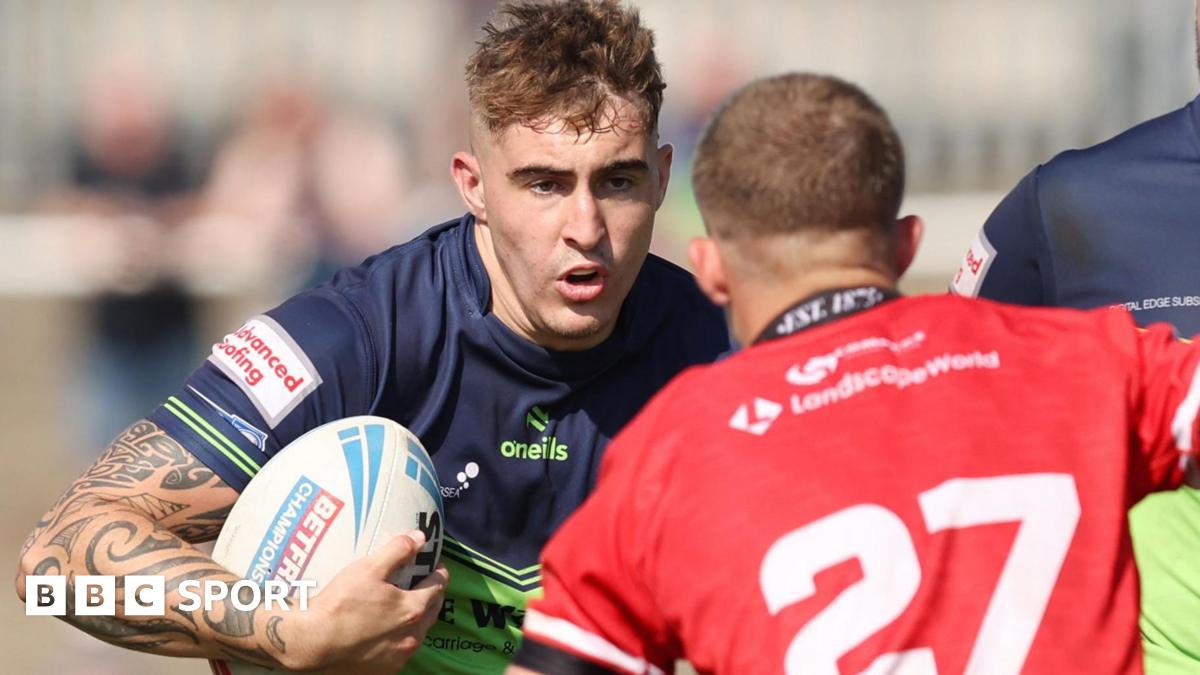 Finn McMillan in action for Barrow Raiders