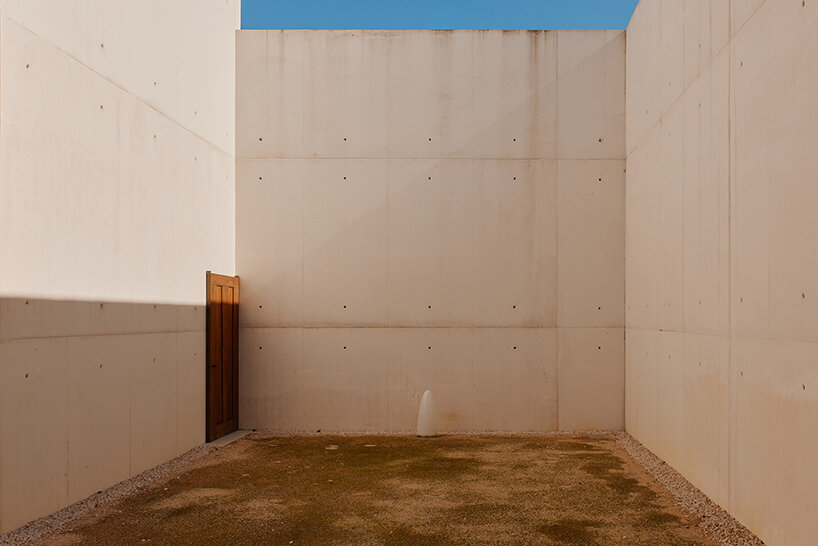 álvaro siza shapes light and shadow in porto monastery captured by david altrath