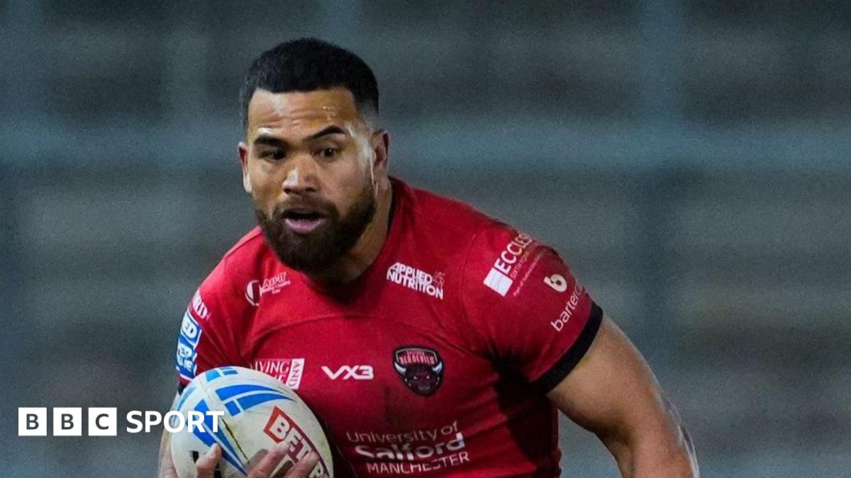 Esan Marsters in action for Salford Red Devils in 2025