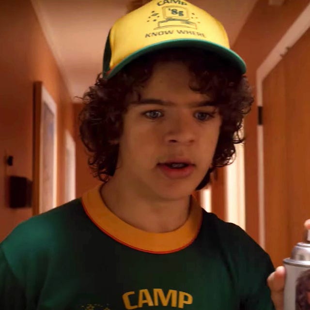gaten john matarazzo as dustin, stranger things 3 trailer