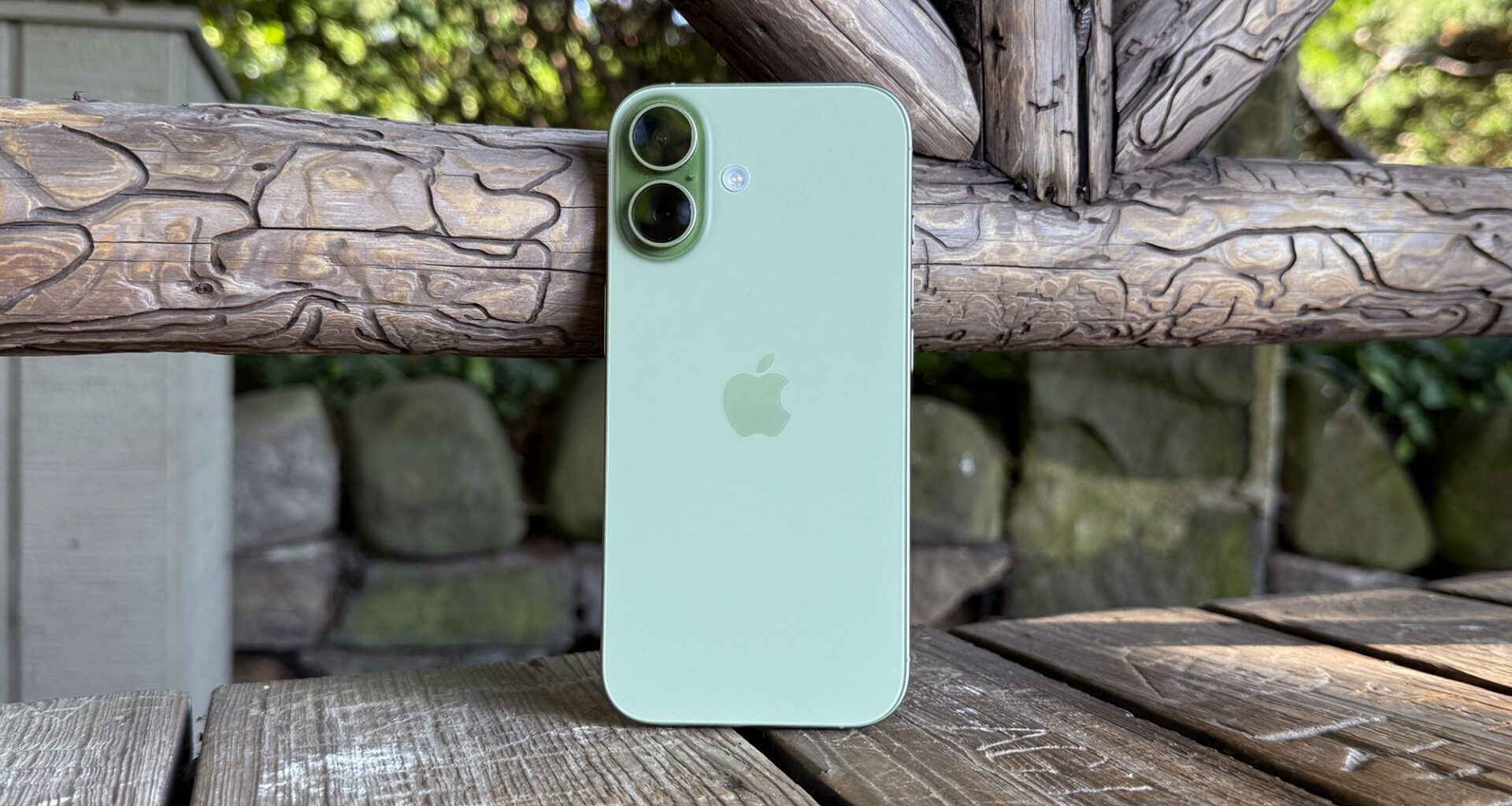 T-Mobile's end-of-year deals include four free iPhone 17, Galaxy S25, and more – but you'll have to be quick