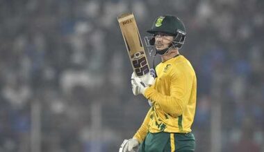 file-photo-quinton-de-kock-struck-a-quick-fire-77-off-47