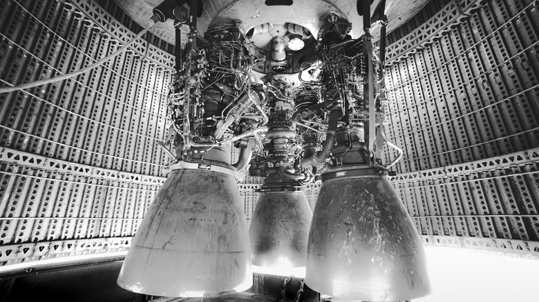 A black-and-white picture showing Raptor engines on the V1 Starship
