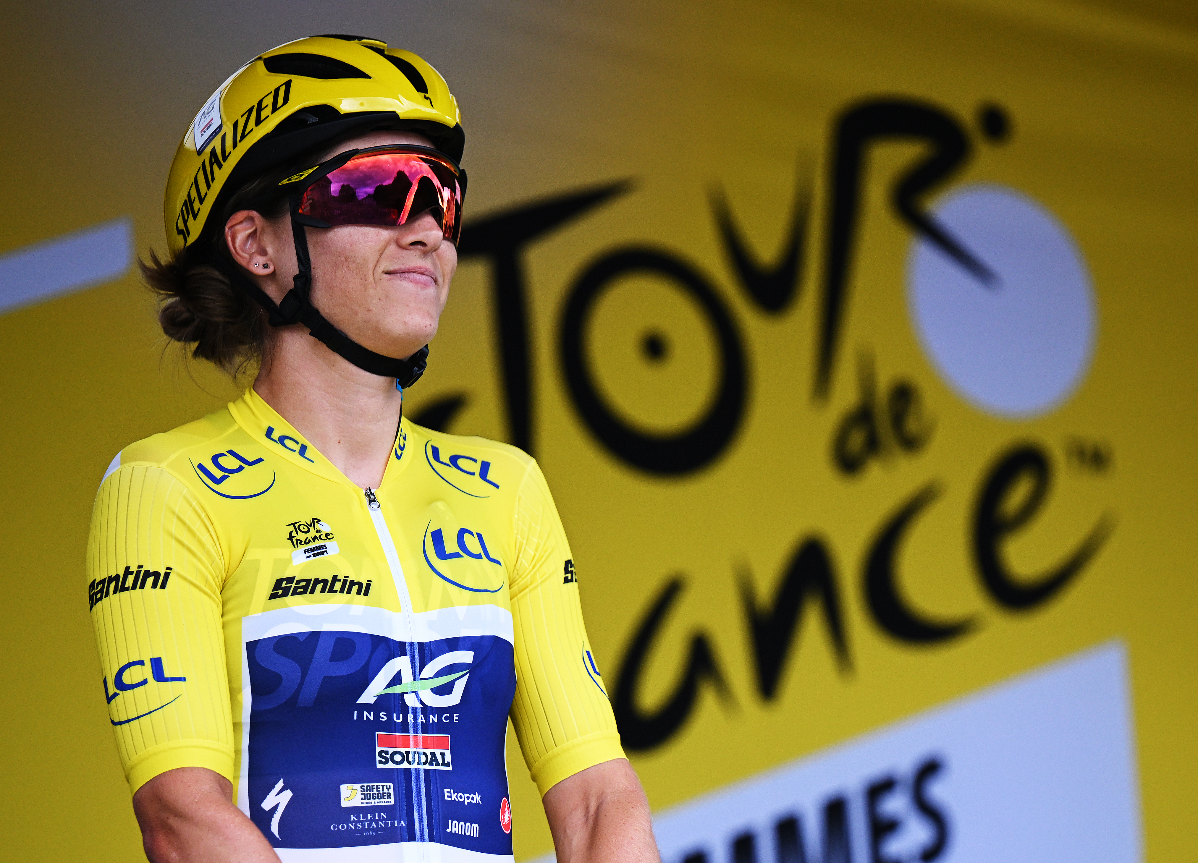 Kim Le Court in the yellow jersey