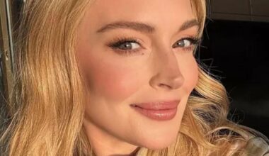 Lindsay Lohan Shows Off Knockout Bikini Body With Boxing Gloves On