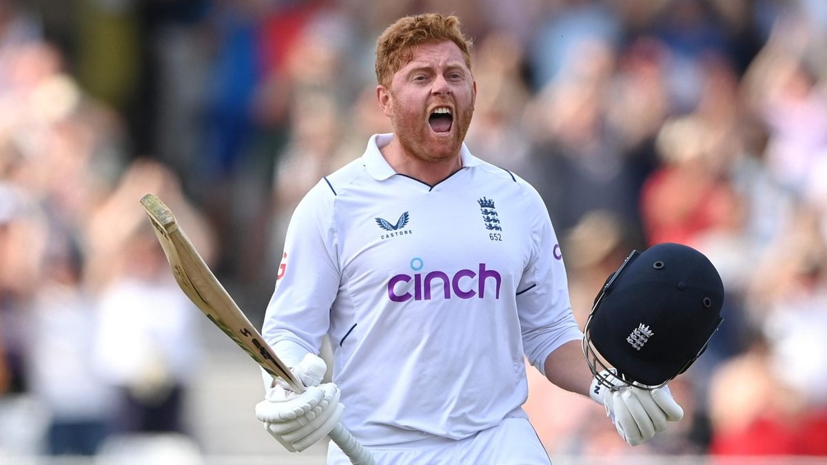 Jonny Bairstow celebrates hundred