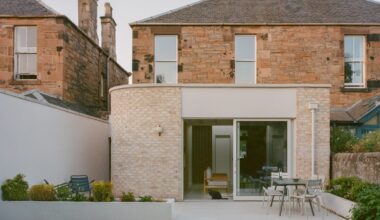 Catalog House by Pend