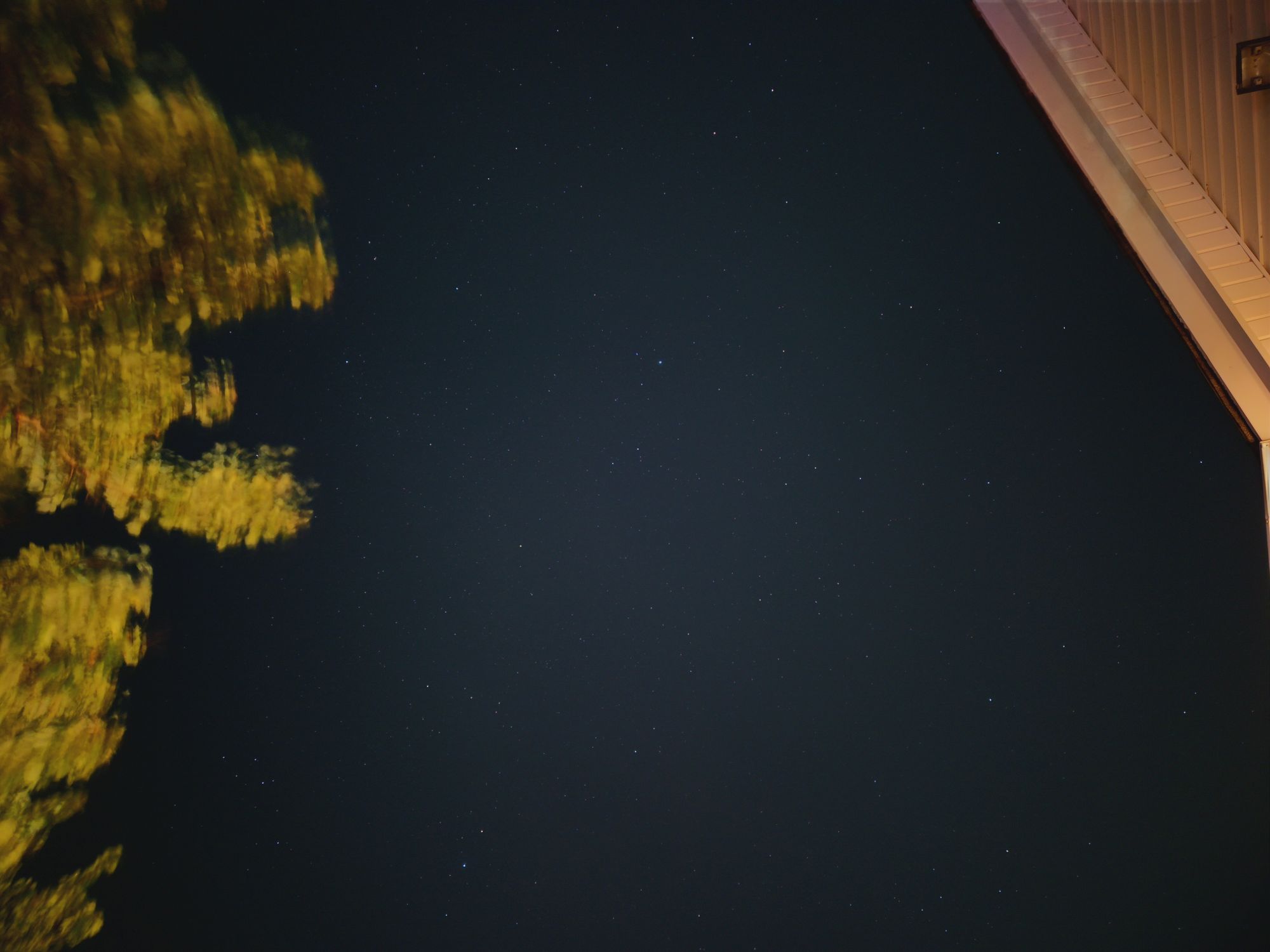 Galaxy Z Flip 7 astrophotography sample.