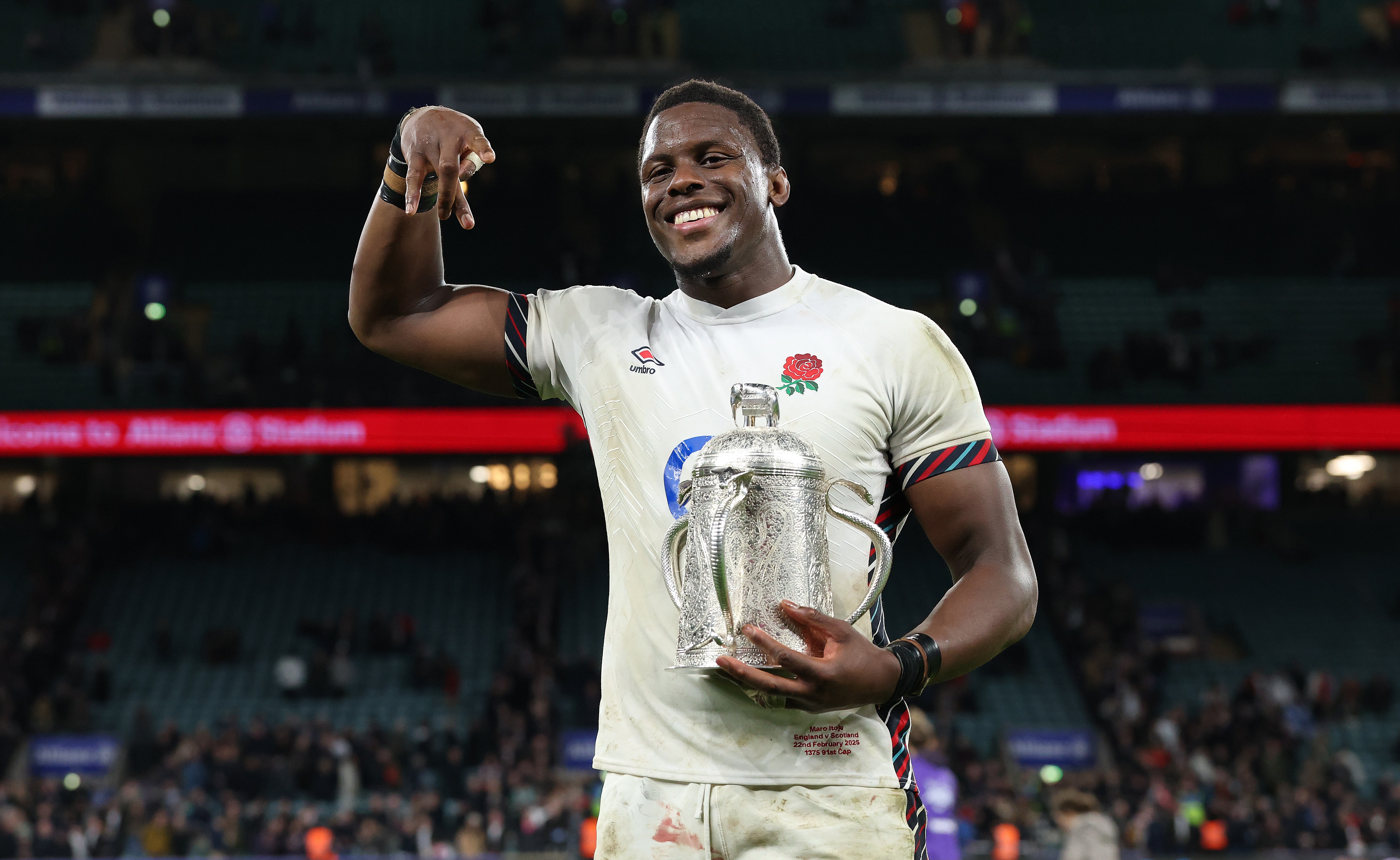 Maro Itoje, England captain, celebrating with the Calcutta Cup.
