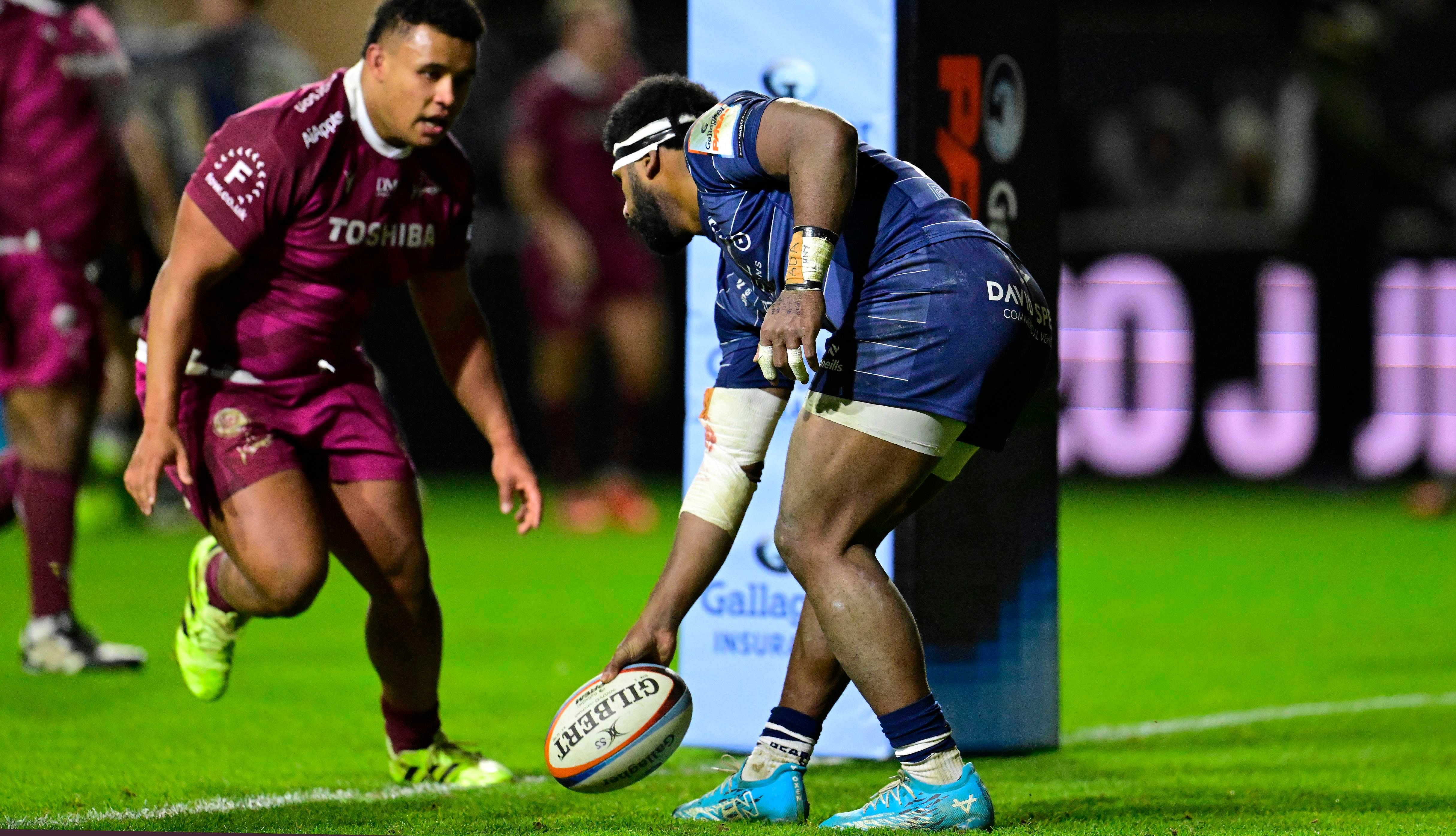 Kalaveti Ravouvou of Bristol Bears scores a try.