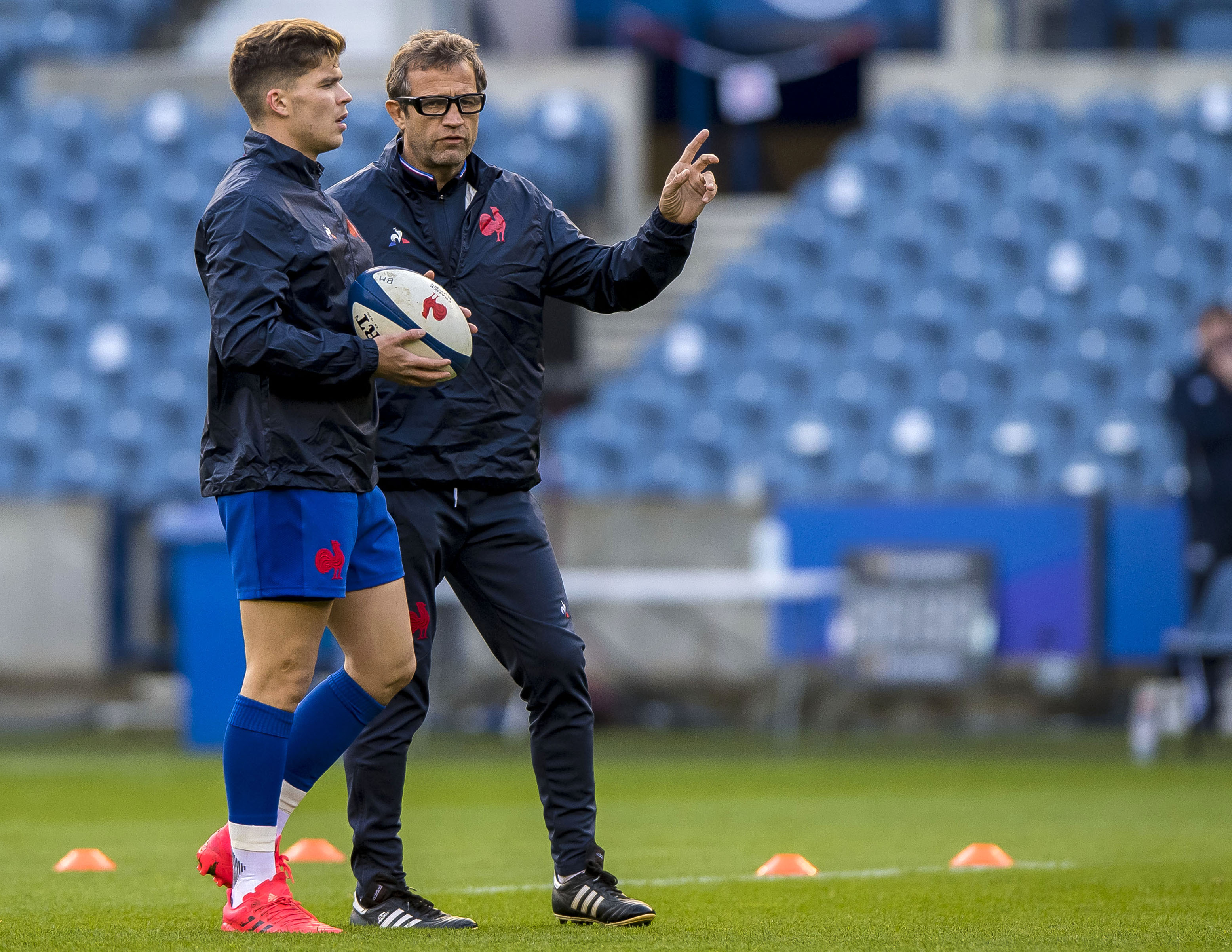 Matthieu Jalibert with Fabien Galthié at the Autumn Nations Cup.