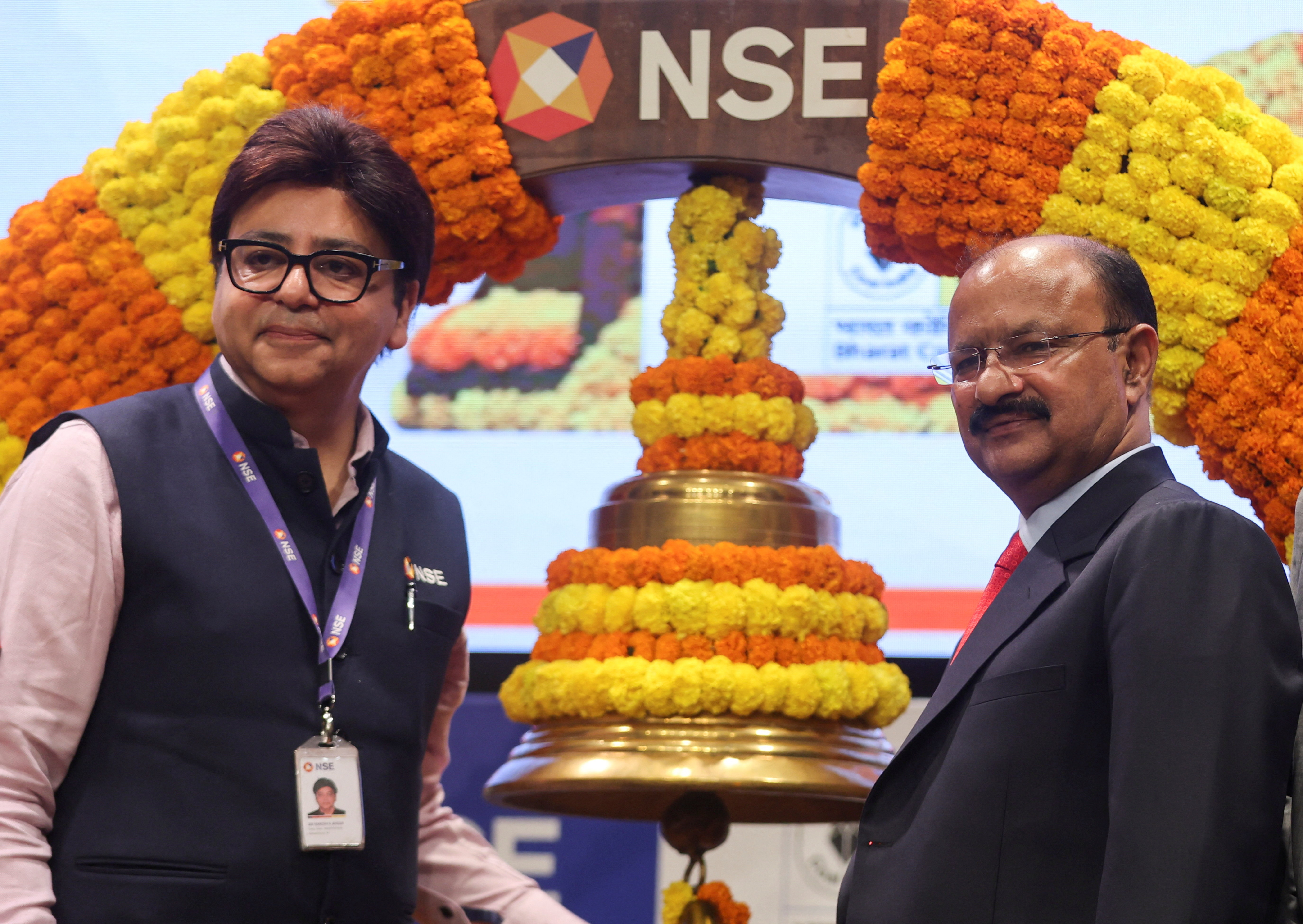 Shri Manoj Kumar Agarwal and Harshit Ahuja at the Bharat Coking Coal Limited IPO listing ceremony.