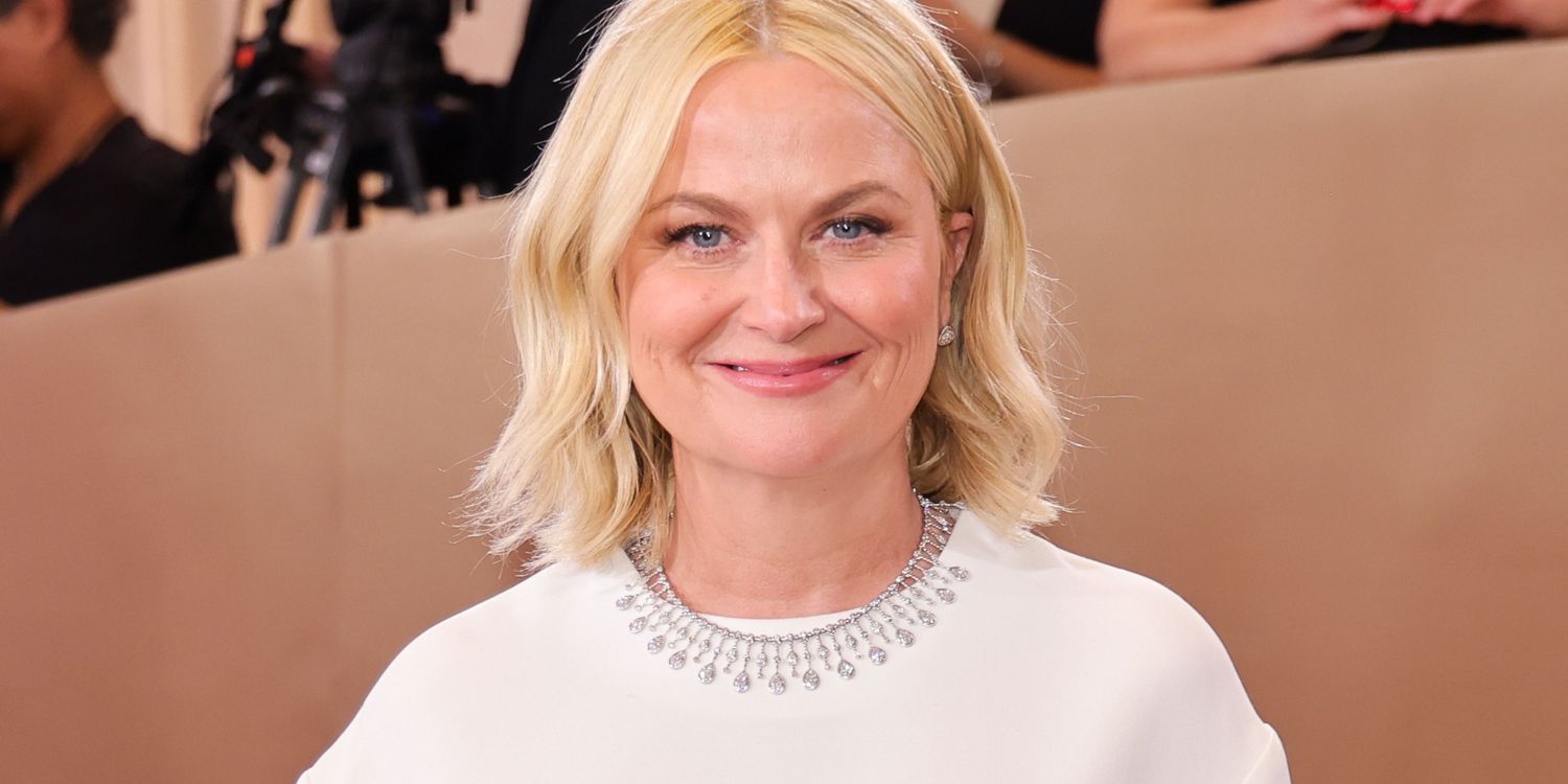 Amy Poehler Uses Merit’s Minimalist Foundation Stick