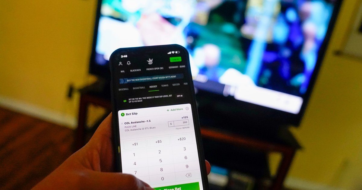 Gambling addictions run in families — just like alcohol-related problems, study finds