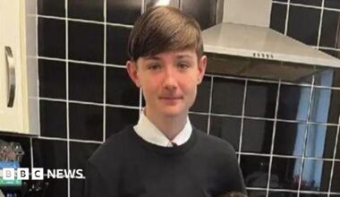 Jessie Buckley, Paul Mescal and Chloe Zhao all in smart clothes at previous awards ceremonies