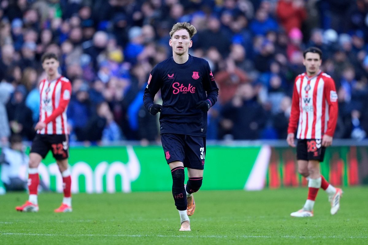 James Garner in action for Everton against Sunderland in the FA Cup