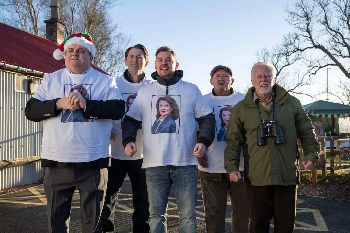 A photo of the cast of Shedites