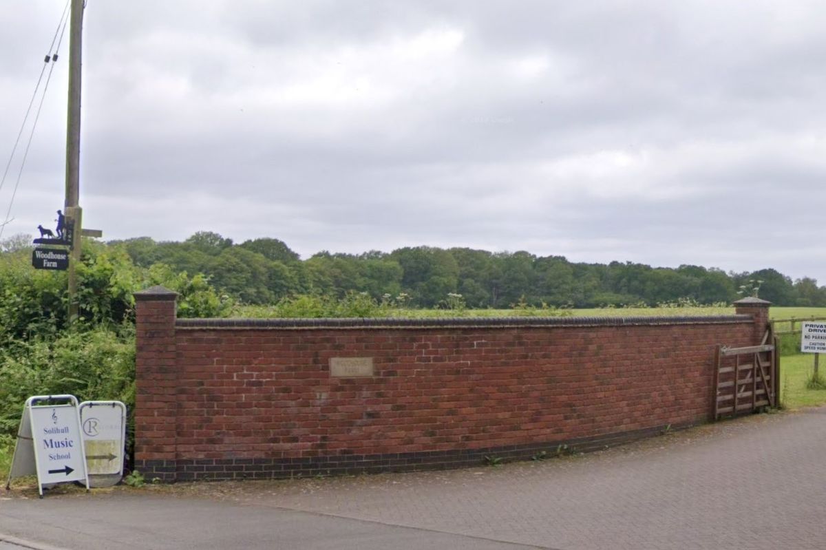 The entrance to Woodhouse Farm