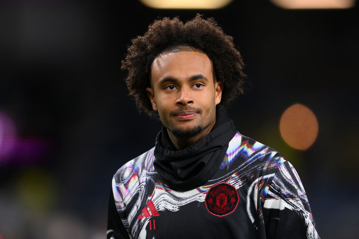 Joshua Zirkzee before a Manchester United game