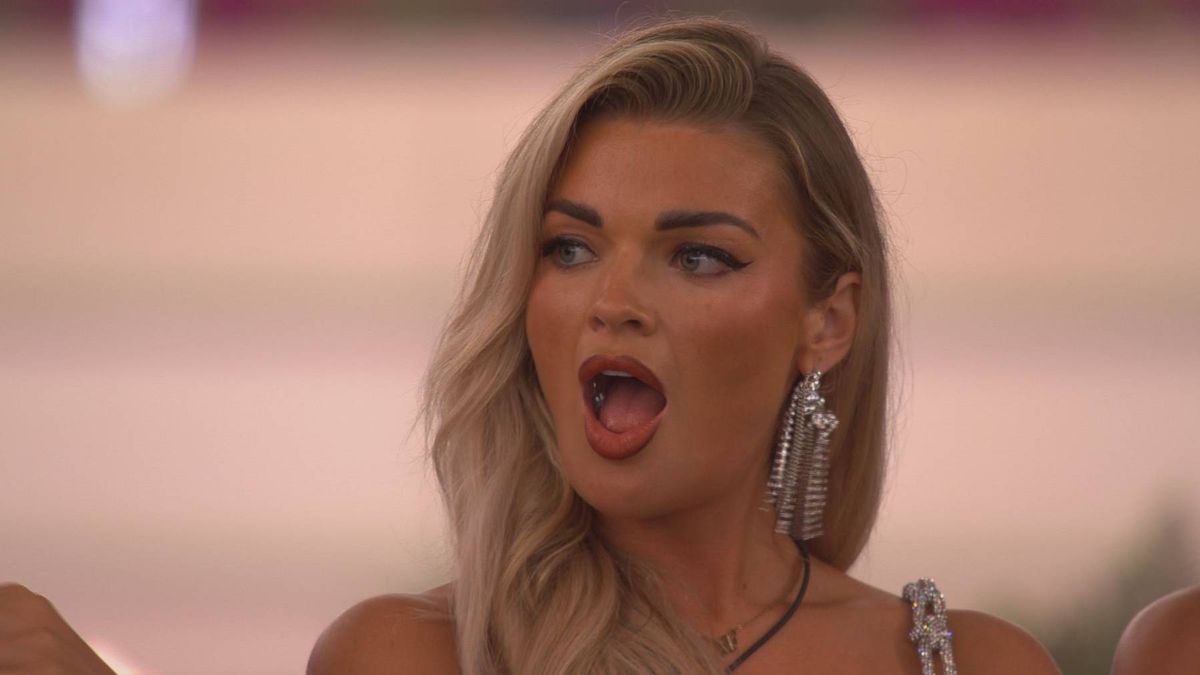 Love Island Helena