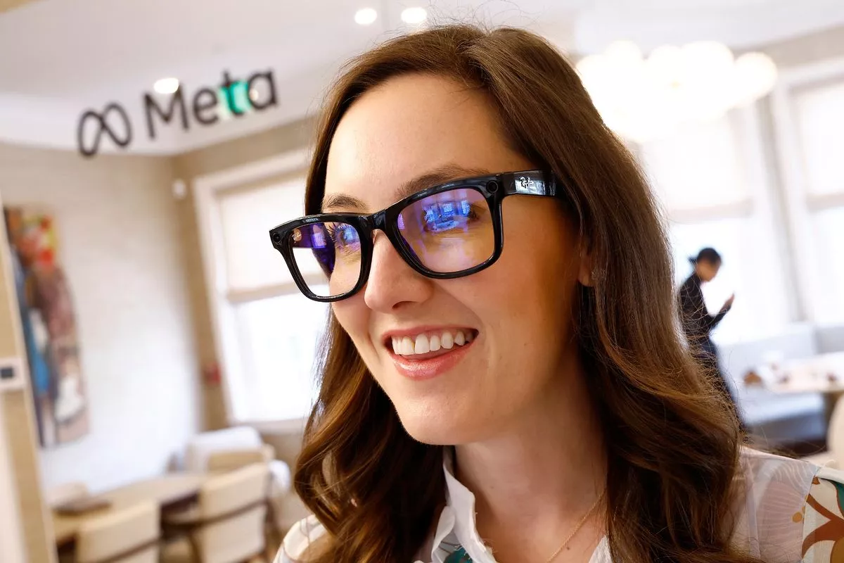 How the Meta glasses look when worn