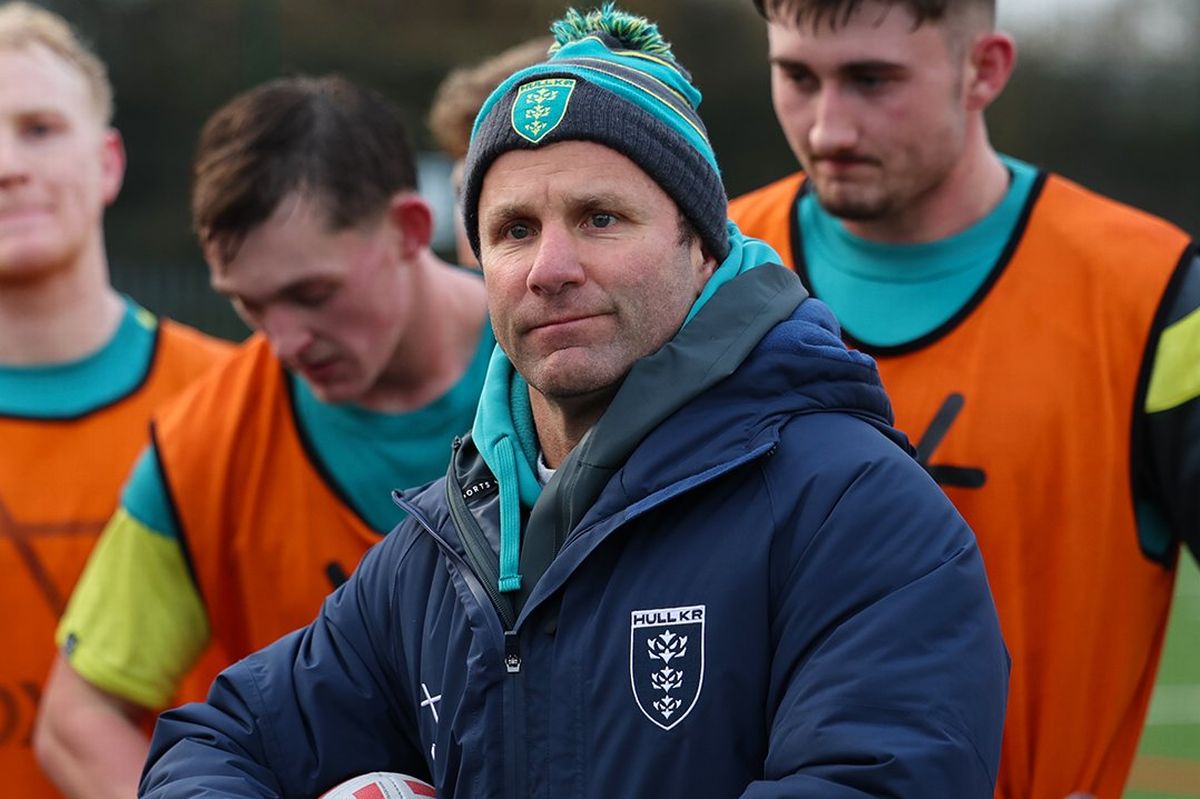 Willie Peters addresses his squad during Hull KR's pre-season.