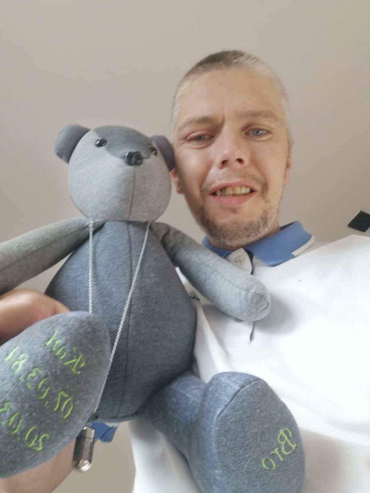 Lee with his memory bear for Karl in March 2023 (Cover Images)