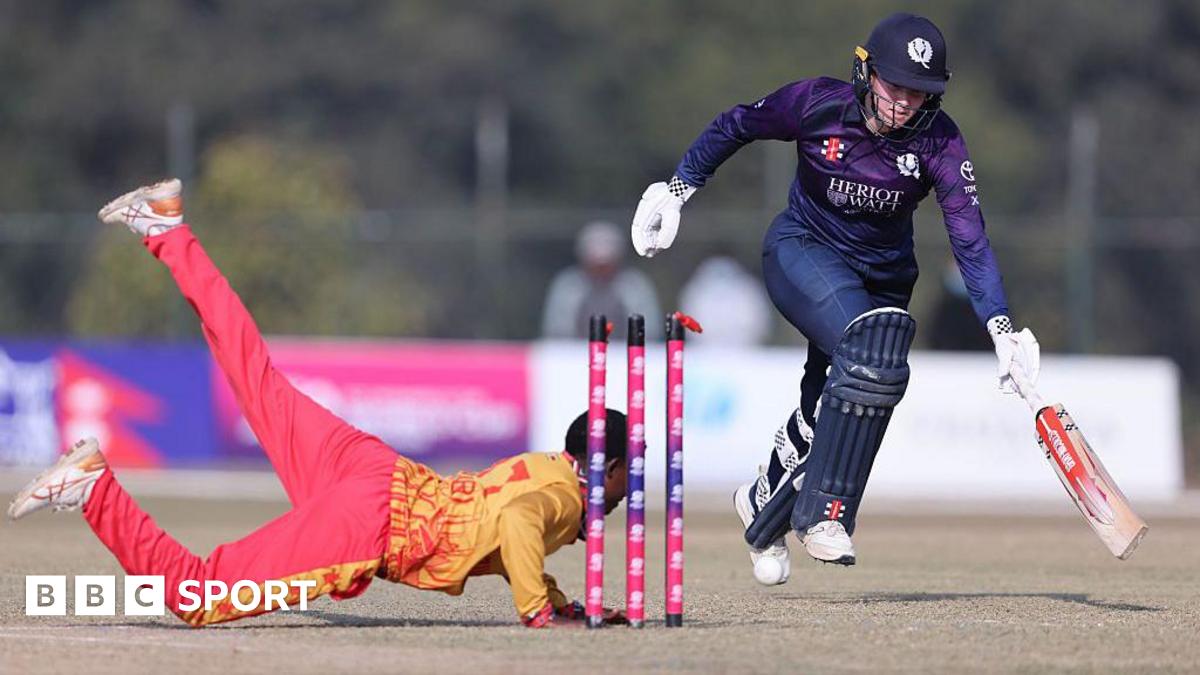 Katherine Fraser playing for Scotland against Zimbabwe