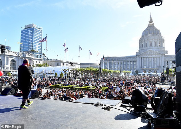 Civic Center Plaza in San Francisco is set to host a fight with a world-record crowd of 150,000
