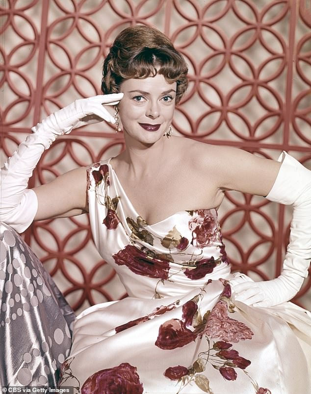 Lockhart's daughter June Elizabeth and granddaughter Christianna were by her side at the time of her death