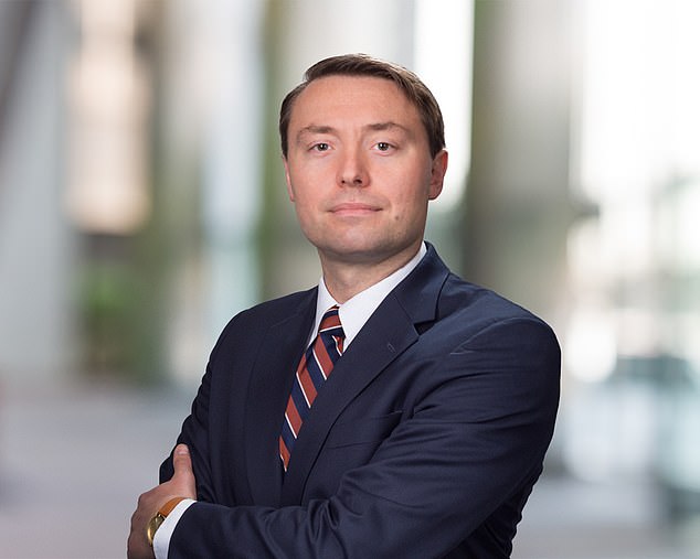 Joe Barsalona, a bankruptcy lawyer, warns that he's seeing more small businesses struggling. That could be a lead-indicator for major financial problems: 'The little guys are going to start falling first'