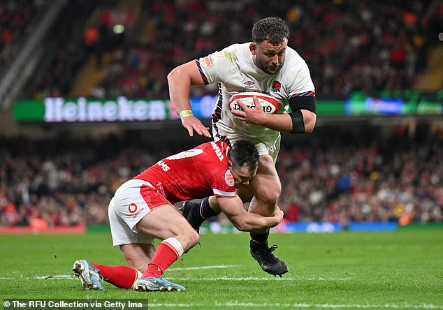 Will Stuart, who was England's breakout star of 2025, has signed a new deal with PREM champions Bath